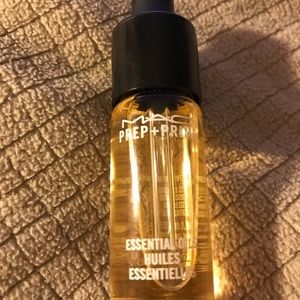MAC Prep + Prime Essentials Oils Grapefruits & Chamomile.
